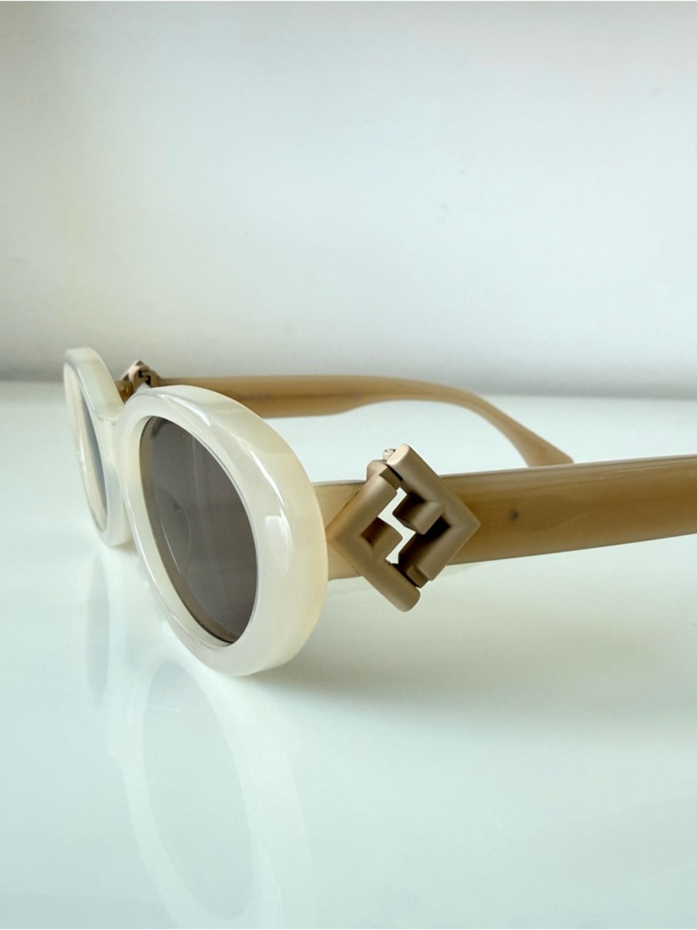 NEW!!! FENDI women oval sunglasses FE40140U 57E Authentic - Picture 3 of 6